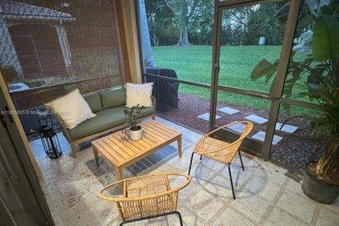 Townhouse in Weston, Florida 4 bedrooms, 166.3 sq.m. № 1796358 - photo 9