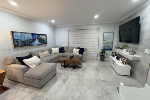Townhouse in Weston, Florida 4 bedrooms, 166.3 sq.m. № 1796358 - photo 4