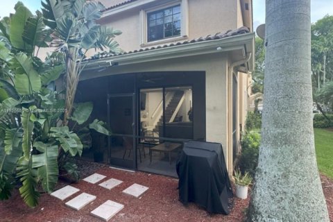 Townhouse in Weston, Florida 4 bedrooms, 166.3 sq.m. № 1796358 - photo 2