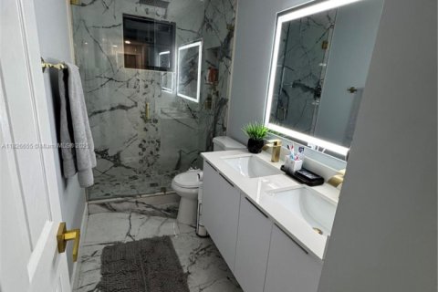 Townhouse in Weston, Florida 4 bedrooms, 166.3 sq.m. № 1796358 - photo 15