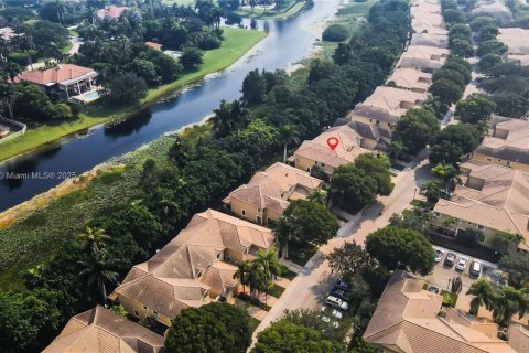 Townhouse in Weston, Florida 4 bedrooms, 166.3 sq.m. № 1796358 - photo 28