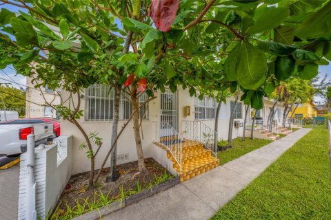 Commercial property in Miami, Florida № 1701042 - photo 27