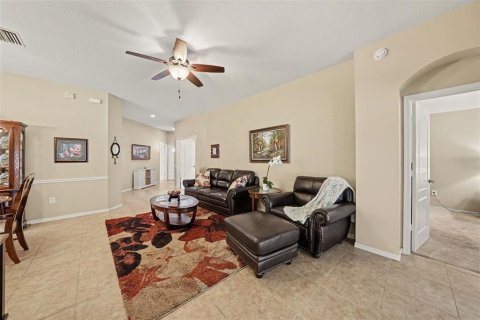 House in Wesley Chapel, Florida 3 bedrooms, 138.33 sq.m. № 2225611 - photo 8