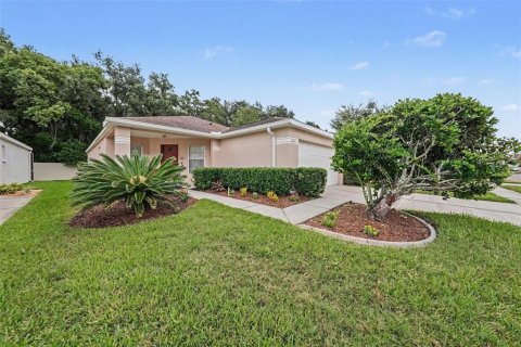 House in Wesley Chapel, Florida 3 bedrooms, 138.33 sq.m. № 2225611 - photo 2