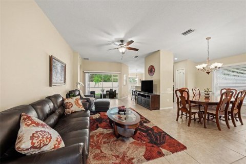 House in Wesley Chapel, Florida 3 bedrooms, 138.33 sq.m. № 2225611 - photo 5