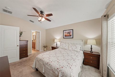 House in Wesley Chapel, Florida 3 bedrooms, 138.33 sq.m. № 2225611 - photo 17