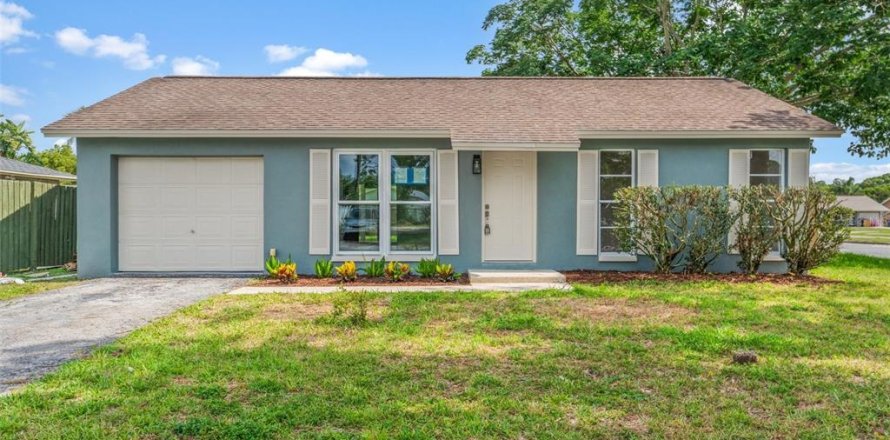 House in New Port Richey, Florida 2 bedrooms, 74.88 sq.m. № 1744421