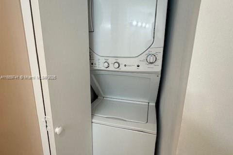 Condo in Miami, Florida, 2 bedrooms  № 1888261 - photo 15