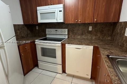 Condo in Miami, Florida, 2 bedrooms  № 1888261 - photo 8