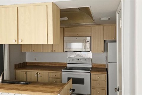 Снять в аренду кондоминиум в Клируотер, Флорида 4 комнаты, 116.13м2, № 2258904 - фото 3
