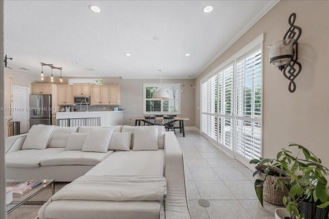 House in Miramar, Florida 4 bedrooms, 282.24 sq.m. № 1809615 - photo 29