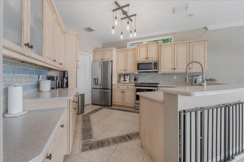 House in Miramar, Florida 4 bedrooms, 282.24 sq.m. № 1809615 - photo 23