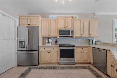House in Miramar, Florida 4 bedrooms, 282.24 sq.m. № 1809615 - photo 25