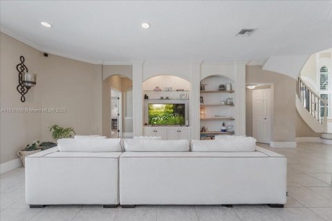House in Miramar, Florida 4 bedrooms, 282.24 sq.m. № 1809615 - photo 19