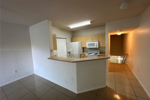 Copropriété à louer à North Lauderdale, Floride: 2 chambres, 107.21 m2 № 1942207 - photo 1