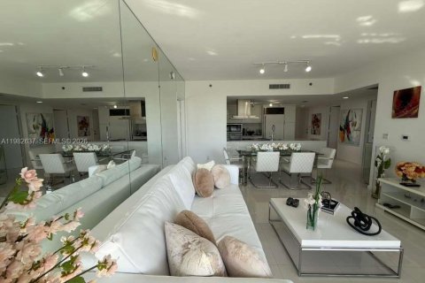 Купить кондоминиум в Майами, Флорида 2 спальни, 116.59м2, № 2048785 - фото 5