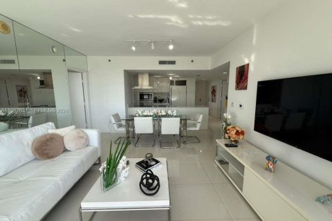 Купить кондоминиум в Майами, Флорида 2 спальни, 116.59м2, № 2048785 - фото 6