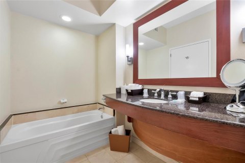 Condo in North Miami Beach, Florida, 1 bedroom  № 2082290 - photo 25