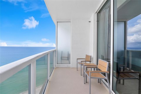 Condo in North Miami Beach, Florida, 1 bedroom  № 2082290 - photo 21