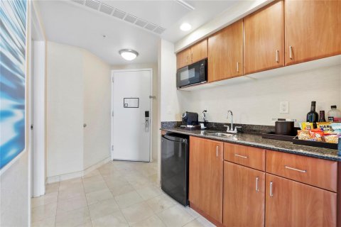 Condo in North Miami Beach, Florida, 1 bedroom  № 2082290 - photo 22