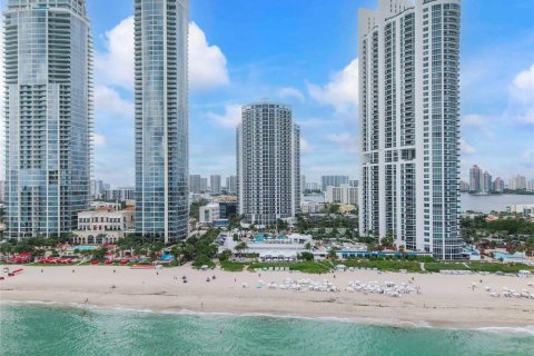 Condo in North Miami Beach, Florida, 1 bedroom  № 2082290 - photo 4