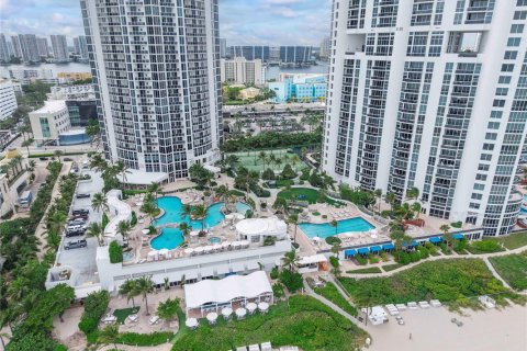 Condo in North Miami Beach, Florida, 1 bedroom  № 2082290 - photo 5