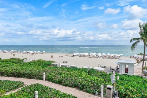 Condo in North Miami Beach, Florida, 1 bedroom  № 2082290 - photo 30