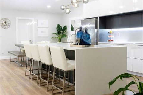 Touwnhouse à louer à Tampa, Floride: 2 chambres, 116.31 m2 № 2384089 - photo 9