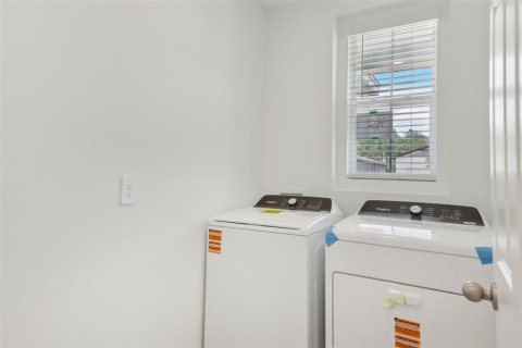 Casa en venta en Poinciana, Florida, 3 dormitorios, 139.35 m2 № 1615981 - foto 19