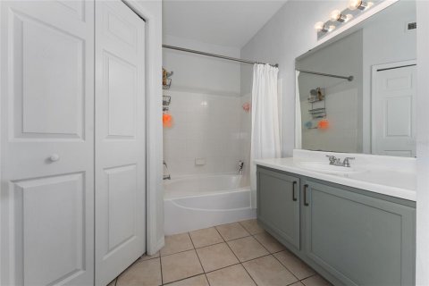Condo in Orlando, Florida, 2 bedrooms  № 1650121 - photo 18