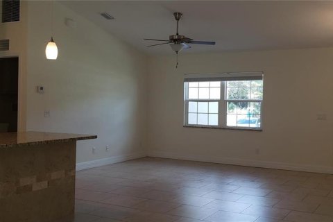 Casa en alquiler en North Port, Florida, 3 dormitorios, 132.57 m2 № 1873833 - foto 5