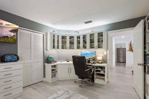 House in Boca Raton, Florida 4 bedrooms, 229.19 sq.m. № 2083847 - photo 20