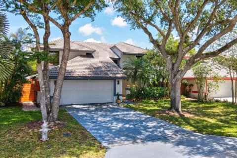 House in Boca Raton, Florida 4 bedrooms, 229.19 sq.m. № 2083847 - photo 3