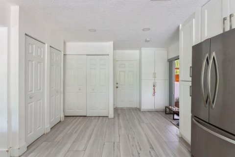 House in Boca Raton, Florida 4 bedrooms, 229.19 sq.m. № 2083847 - photo 18