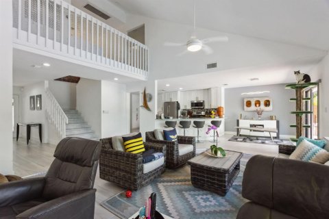 House in Boca Raton, Florida 4 bedrooms, 229.19 sq.m. № 2083847 - photo 8