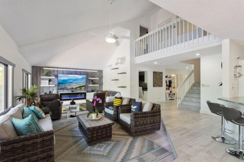 House in Boca Raton, Florida 4 bedrooms, 229.19 sq.m. № 2083847 - photo 13