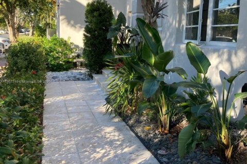 Casa en venta en Miami Beach, Florida, 4 dormitorios, 351.45 m2 № 1964267 - foto 5