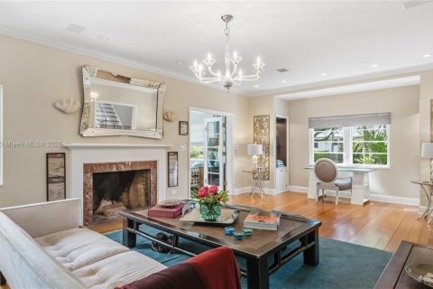 Casa en venta en Miami Beach, Florida, 4 dormitorios, 351.45 m2 № 1964267 - foto 16