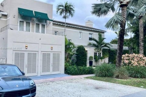 Casa en venta en Miami Beach, Florida, 4 dormitorios, 351.45 m2 № 1964267 - foto 2