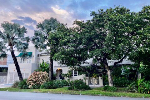Casa en venta en Miami Beach, Florida, 4 dormitorios, 351.45 m2 № 1964267 - foto 12