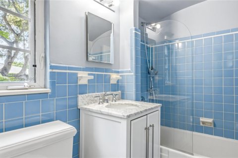 Casa en venta en Miami Beach, Florida, 4 dormitorios, 351.45 m2 № 1964267 - foto 22
