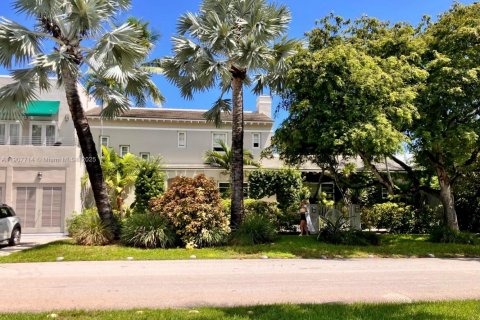 Casa en venta en Miami Beach, Florida, 4 dormitorios, 351.45 m2 № 1964267 - foto 3