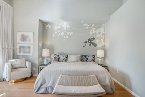 Casa en venta en Miami Beach, Florida, 4 dormitorios, 351.45 m2 № 1964267 - foto 25