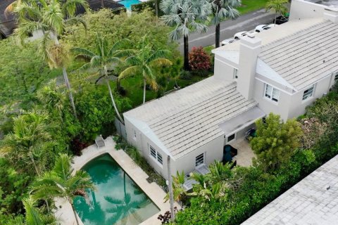 Casa en venta en Miami Beach, Florida, 4 dormitorios, 351.45 m2 № 1964267 - foto 9