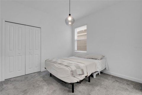 House in Davenport, Florida 4 bedrooms, 195.47 sq.m. № 1866160 - photo 24