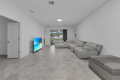 House in Davenport, Florida 4 bedrooms, 195.47 sq.m. № 1866160 - photo 11