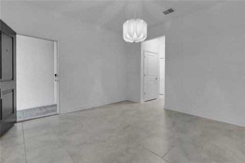 House in Davenport, Florida 4 bedrooms, 195.47 sq.m. № 1866160 - photo 23