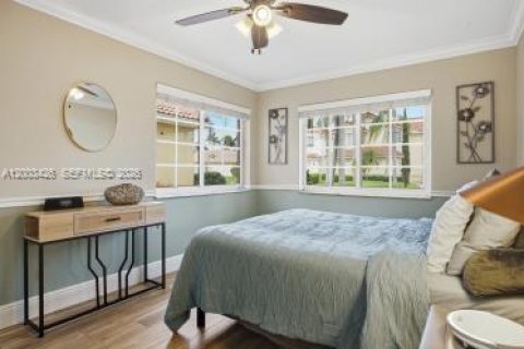 House in Weston, Florida 4 bedrooms, 233.28 sq.m. № 2068824 - photo 27