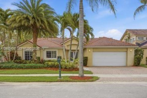 House in Weston, Florida 4 bedrooms, 233.28 sq.m. № 2068824