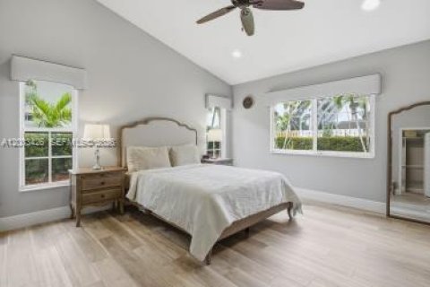 House in Weston, Florida 4 bedrooms, 233.28 sq.m. № 2068824 - photo 18